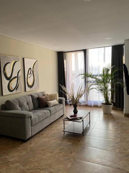 Cerca Al Aeropuerto Apartment Bogota